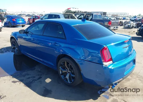 2023 Chrysler 300 Touring L z USA, uszkodzony, nr VIN 2C3CCADG9PH590095